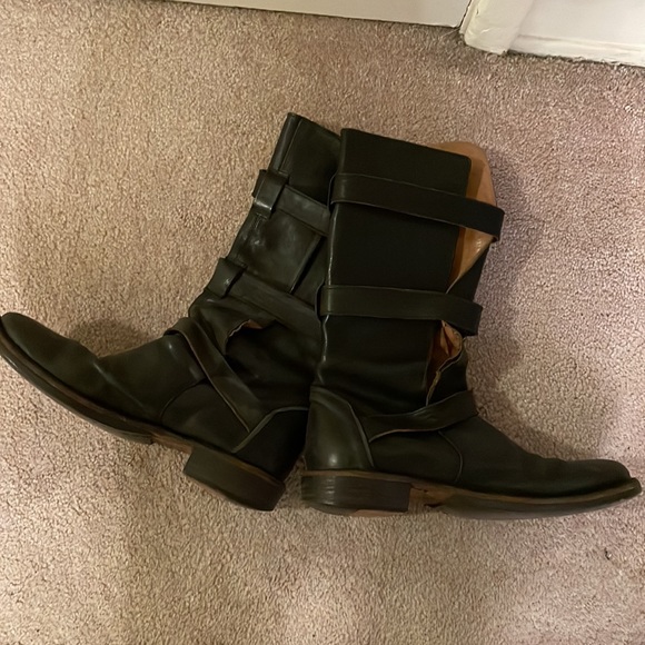 Fiorentini and Baker black mid calf size 8 leather boots with buckles. - Picture 3 of 11